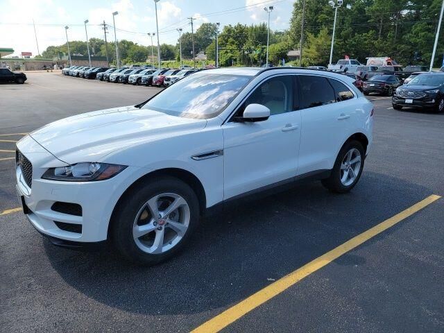 2019 Jaguar F-PACE 25t Premium — photo 1 of 13