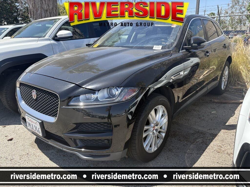 2020 Jaguar F-PACE 30t Prestige — photo 1 of 5