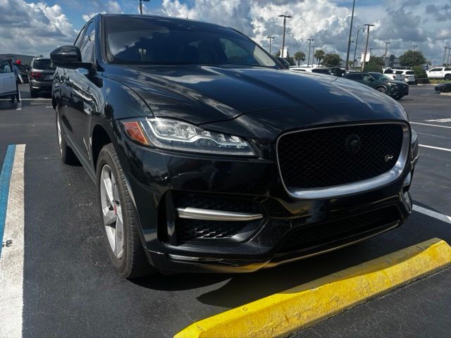2017 Jaguar F-PACE 35t R-Sport — photo 1 of 4