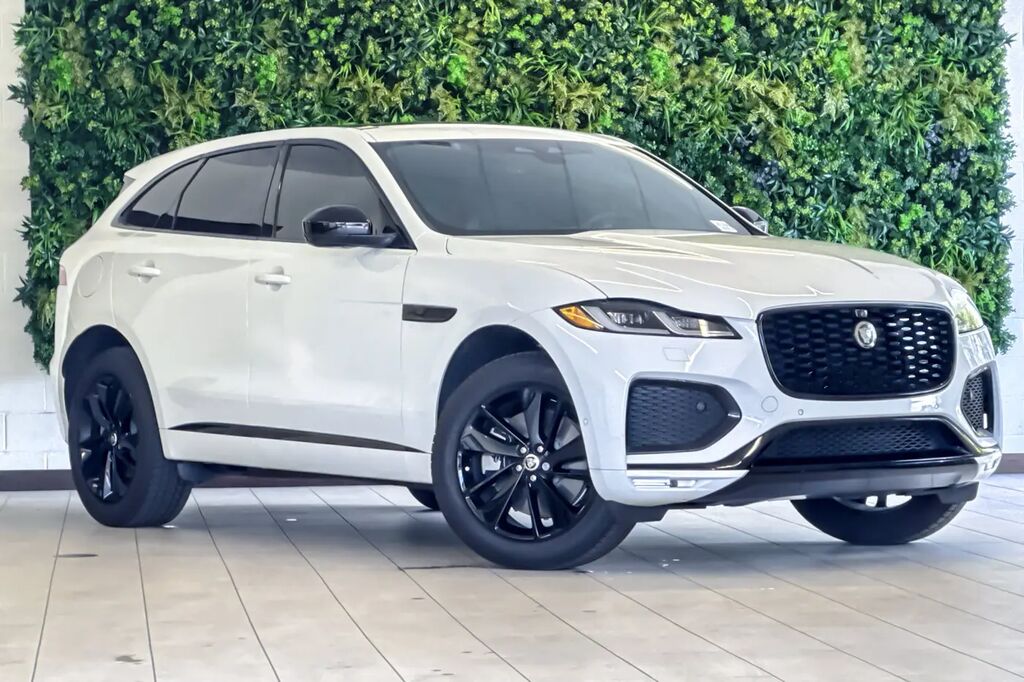 2026 Jaguar F-PACE P250 R-Dynamic S — photo 1 of 26