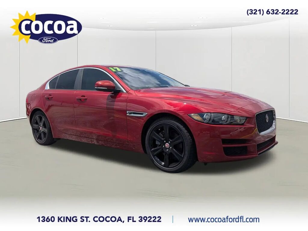 2017 Jaguar XE 25t Premium — photo 1 of 13