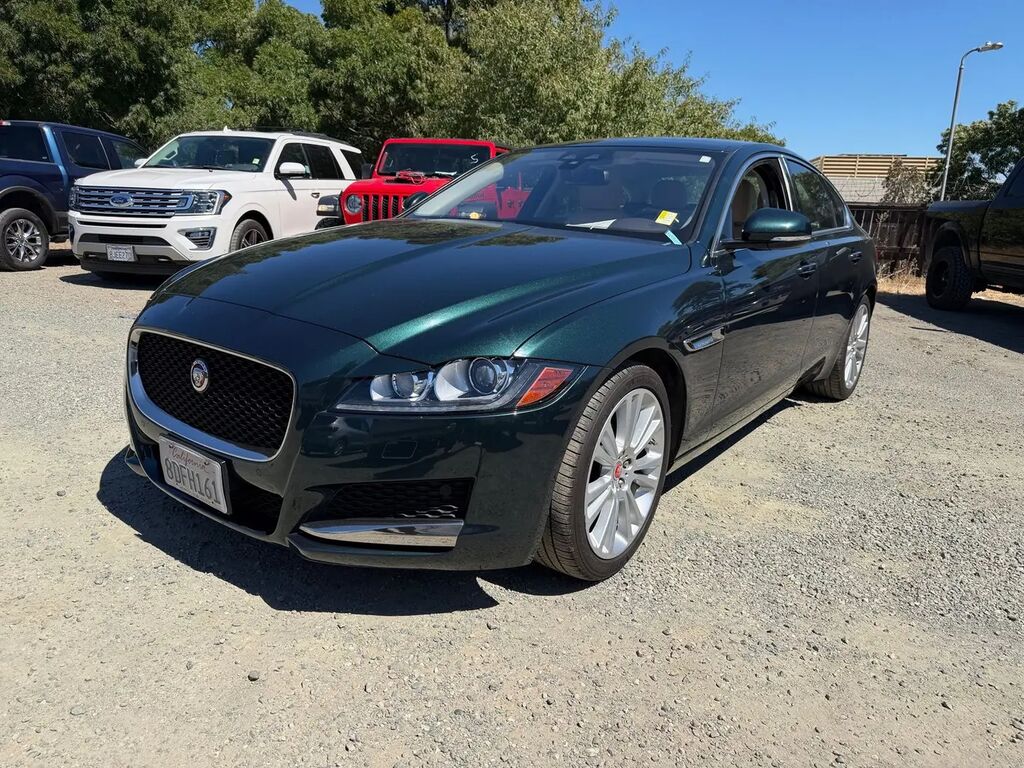 2017 Jaguar XF 20d Prestige — photo 1 of 39