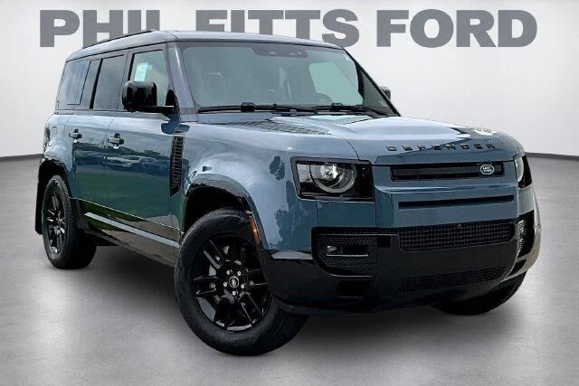 2025 Land Rover Defender 110 P400 X-Dynamic SE