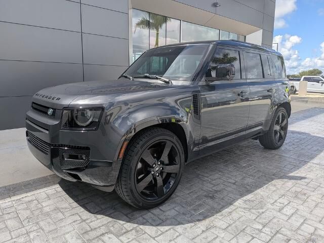 2024 Land Rover Defender 110 P400 X-Dynamic SE — photo 1 of 13