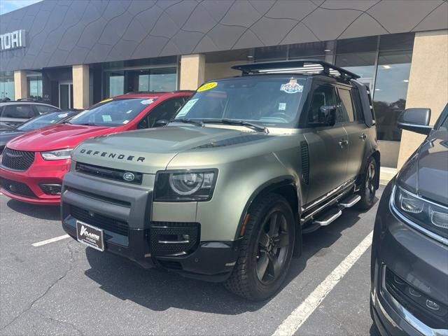 2023 Land Rover Defender 110 X-Dynamic SE — photo 1 of 28