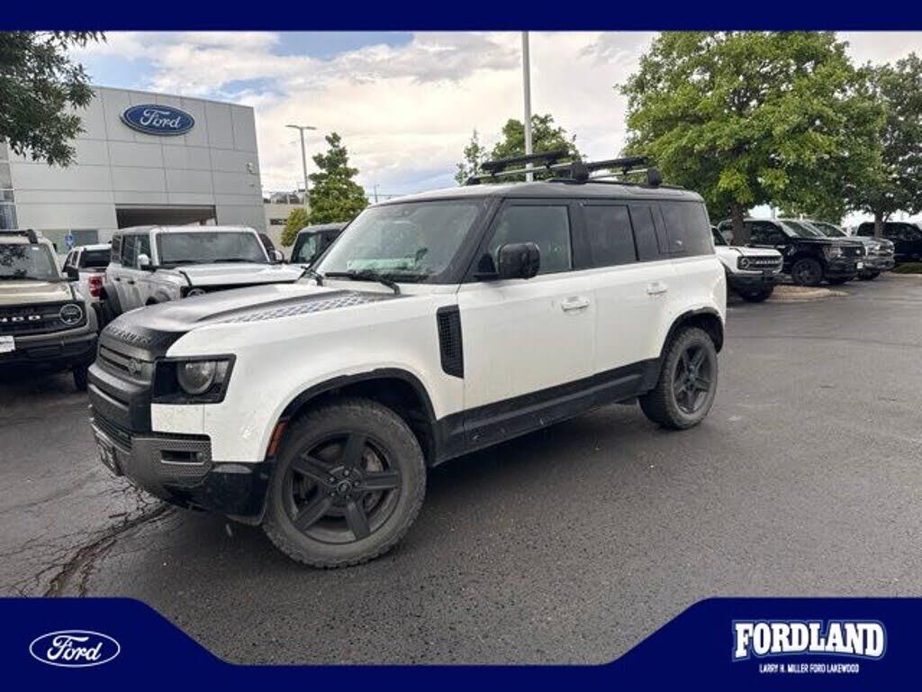 2022 Land Rover Defender 110 X-Dynamic SE — photo 1 of 2