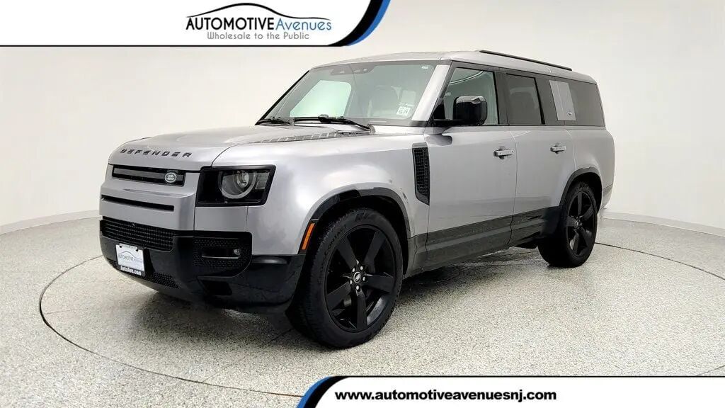 2024 Land Rover Defender 130 P400 X-Dynamic SE — photo 1 of 13