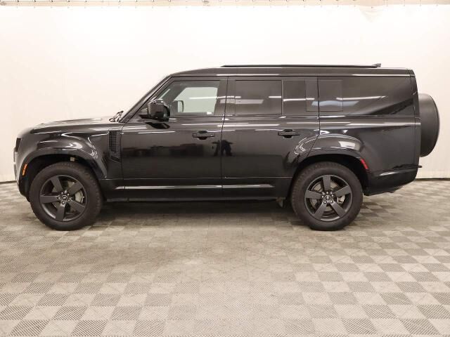 2025 Land Rover Defender 130 P400 X-Dynamic SE