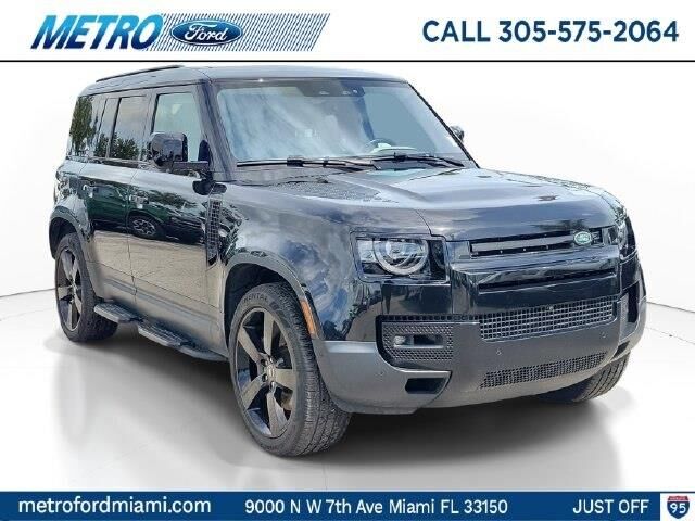 2022 Land Rover Defender 110 SE
