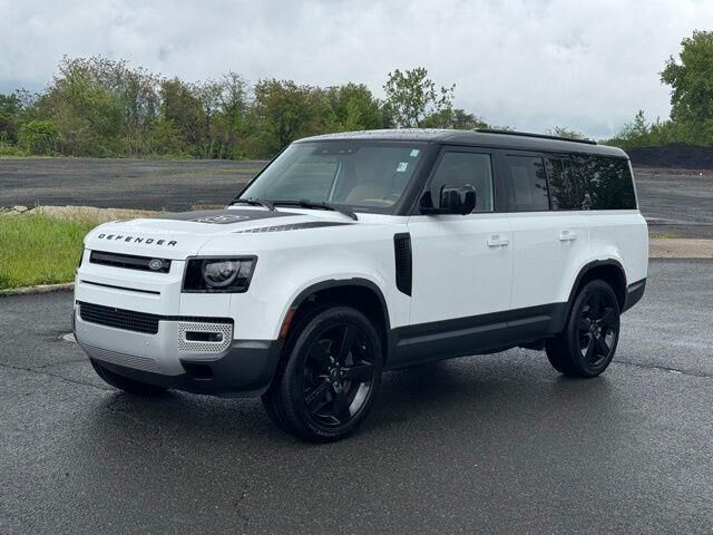2023 Land Rover Defender 130 SE