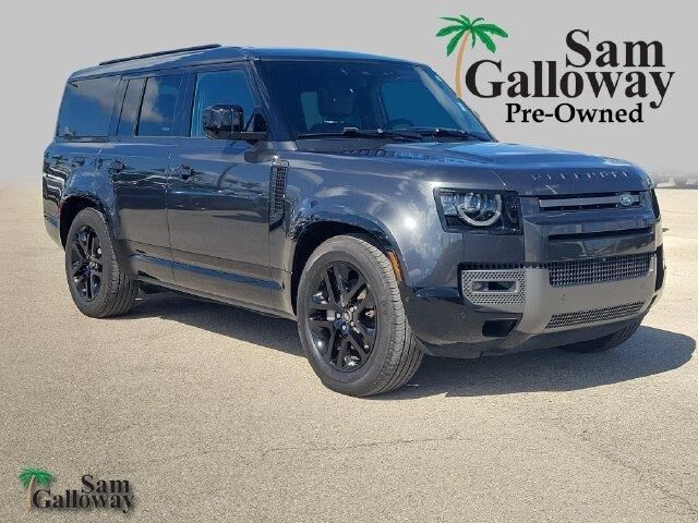 2025 Land Rover Defender 130 P400 Outbound
