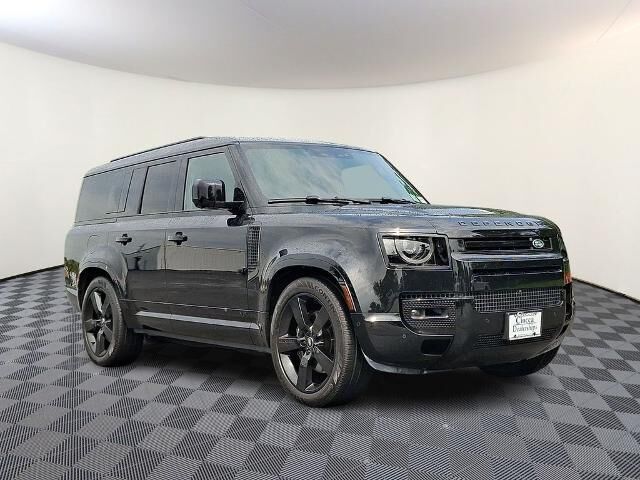 2025 Land Rover Defender 130 V8 P500
