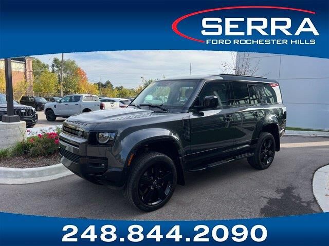 2025 Land Rover Defender 130 V8 P500
