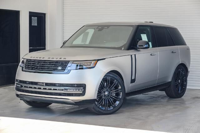 2025 Land Rover Range Rover P530 SE