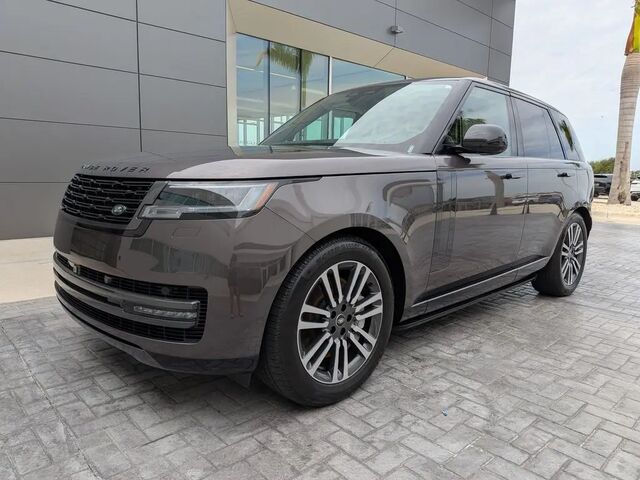 2025 Land Rover Range Rover P530 SE