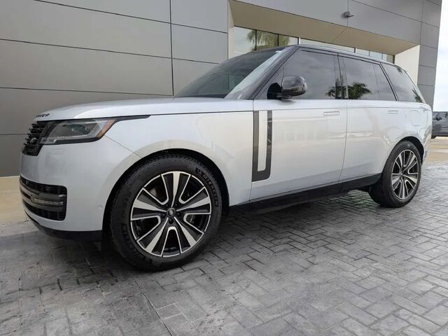 2025 Land Rover Range Rover P550e SE