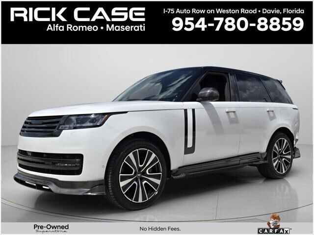 2025 Land Rover Range Rover P550e SE — photo 1 of 12