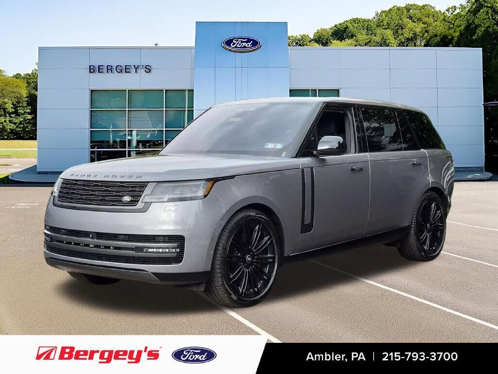 2023 Land Rover Range Rover P530 SE LWB — photo 1 of 1