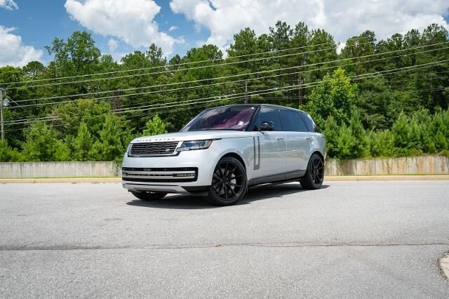 2023 Land Rover Range Rover P530 SE LWB