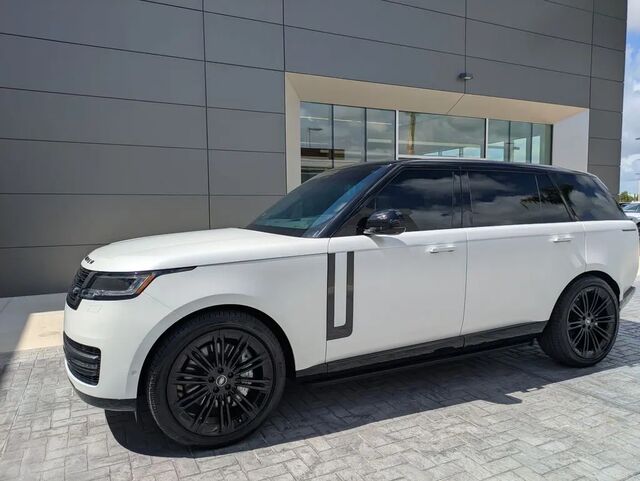 2025 Land Rover Range Rover P530 SE LWB