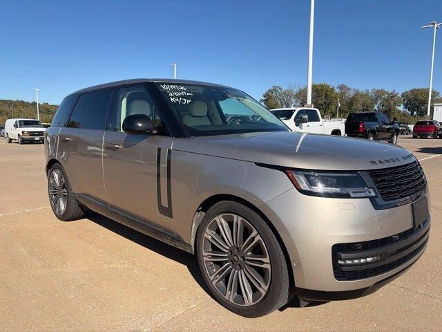 2024 Land Rover Range Rover P400 SE LWB