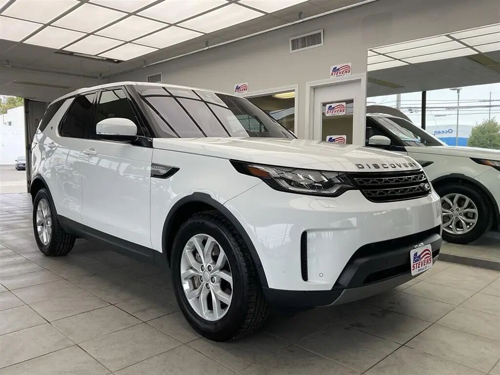 2020 Land Rover Discovery SE — photo 1 of 13