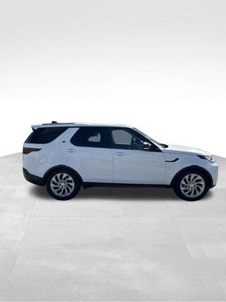 2024 Land Rover Discovery P300 S