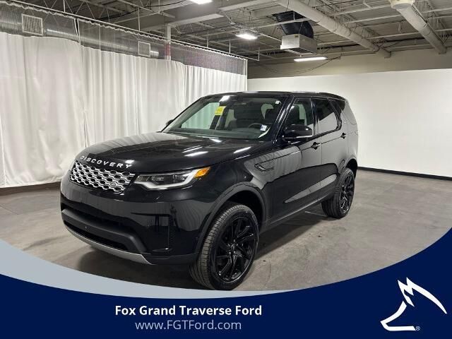 2024 Land Rover Discovery P300 S