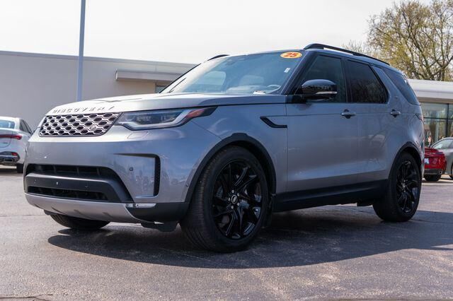 2025 Land Rover Discovery P300 S