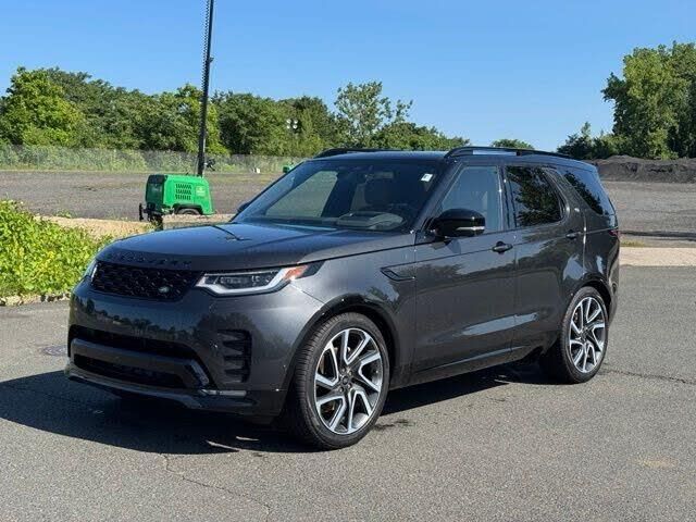 2025 Land Rover Discovery P300 Dynamic SE — photo 1 of 14
