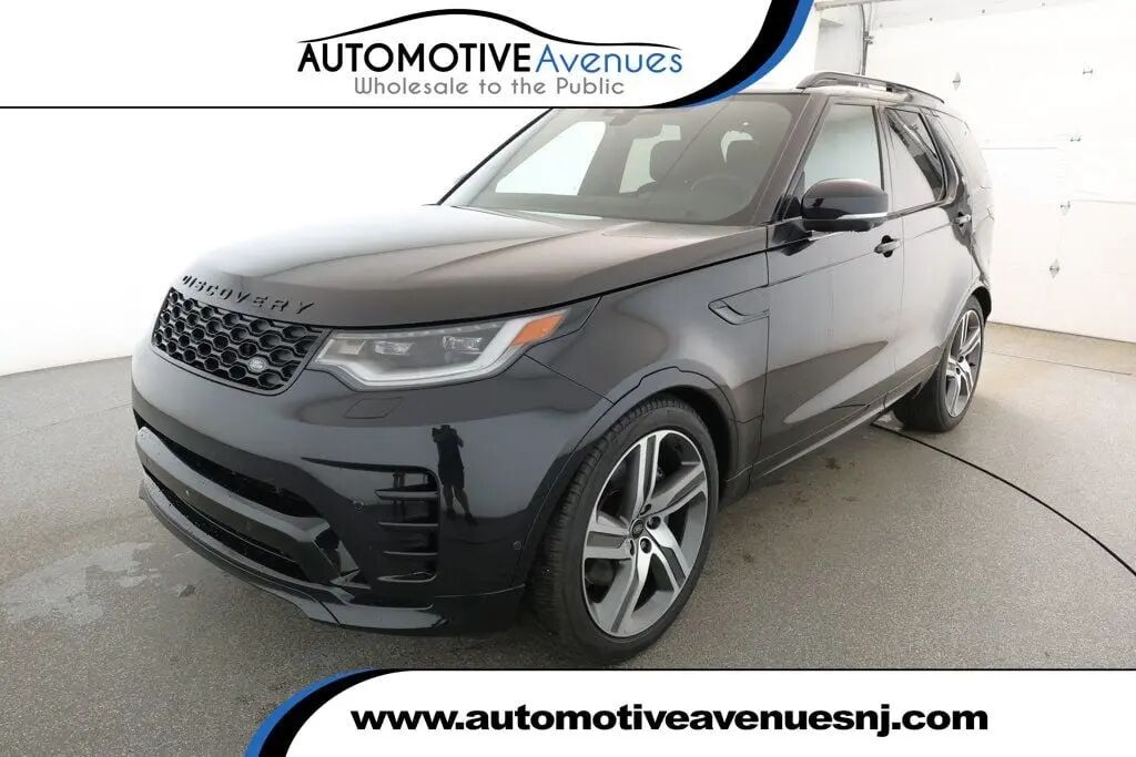 2024 Land Rover Discovery P360 Dynamic SE — photo 1 of 26