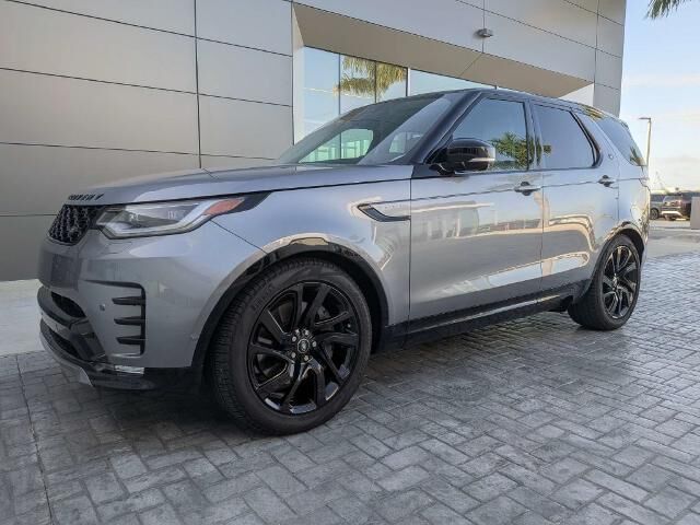 2025 Land Rover Discovery P360 Dynamic SE
