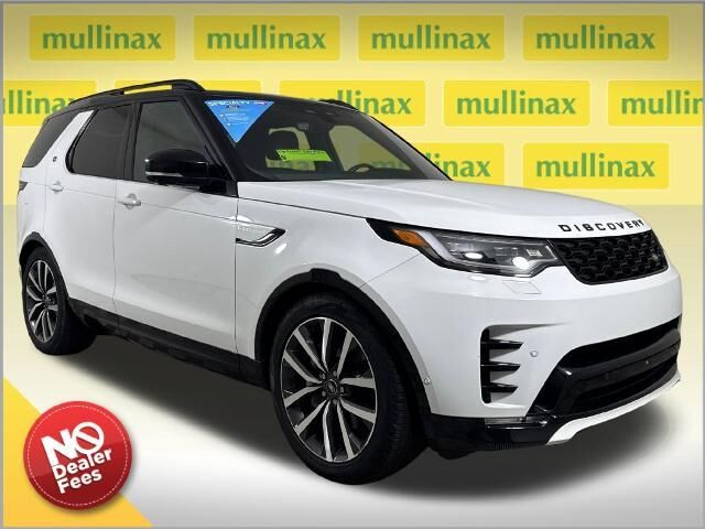 2023 Land Rover Discovery P300 S R-Dynamic