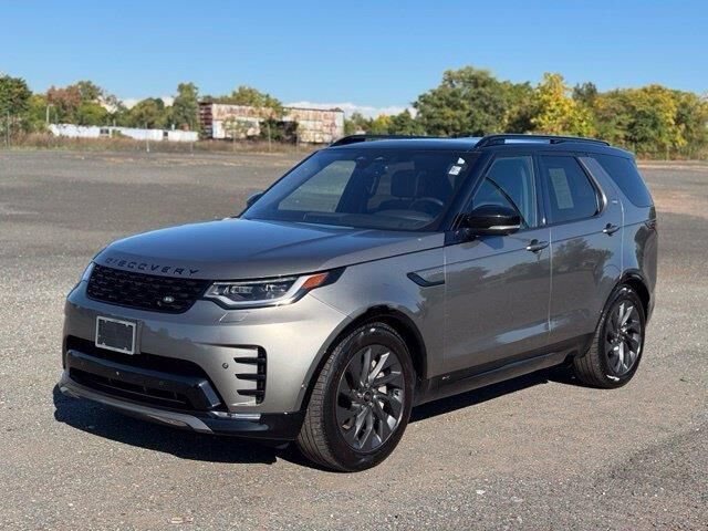 2022 Land Rover Discovery P300 S R-Dynamic