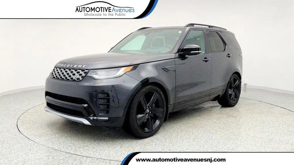 2024 Land Rover Discovery P360 Metropolitan — photo 1 of 13