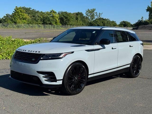 2024 Land Rover Range Rover Velar P250 Dynamic SE — photo 1 of 26