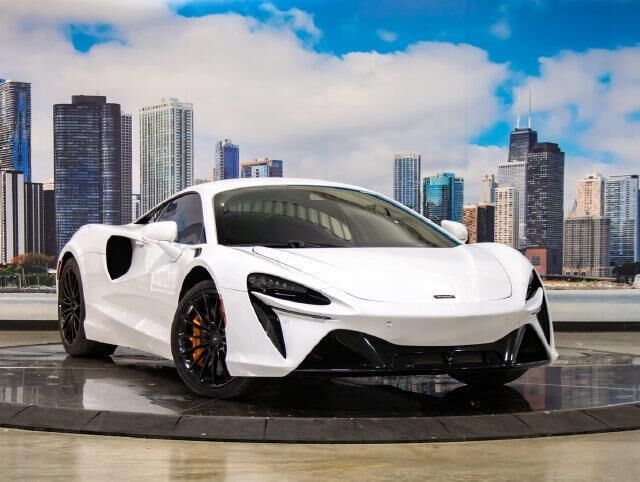 2025 McLaren Artura Base