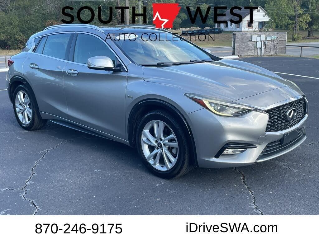 2017 INFINITI QX30 Premium — photo 1 of 1