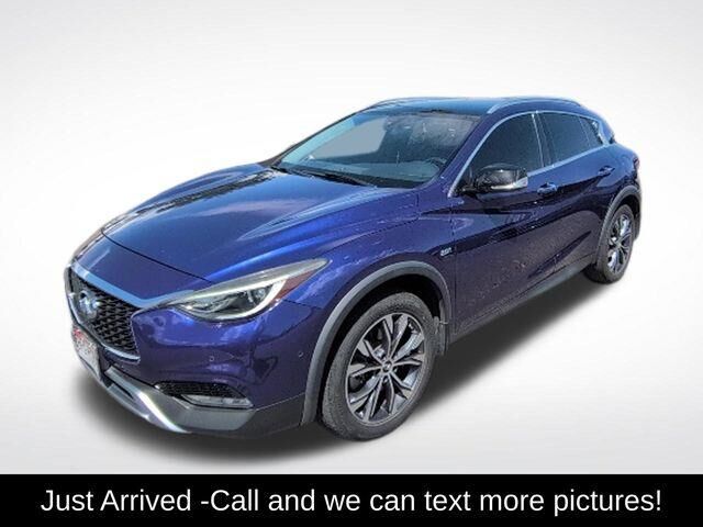 2017 INFINITI QX30 Premium — photo 1 of 13