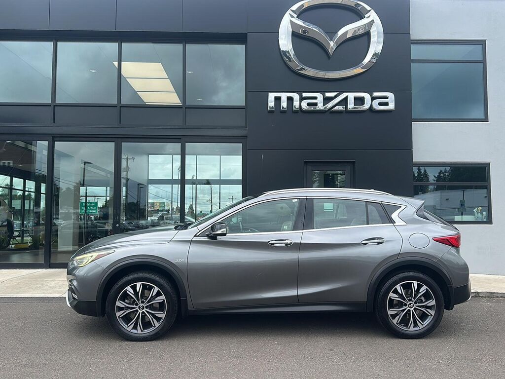 2017 INFINITI QX30 Premium — photo 1 of 13
