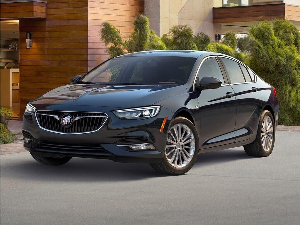 2018 Buick Regal Sportback Preferred — photo 1 of 40