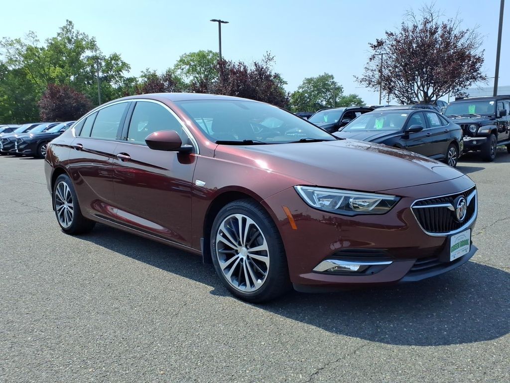 2019 Buick Regal Sportback Preferred — photo 1 of 13