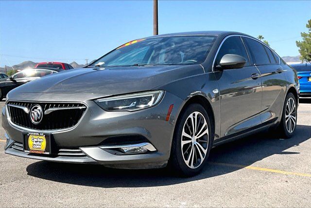 2018 Buick Regal Sportback Preferred II — photo 1 of 5