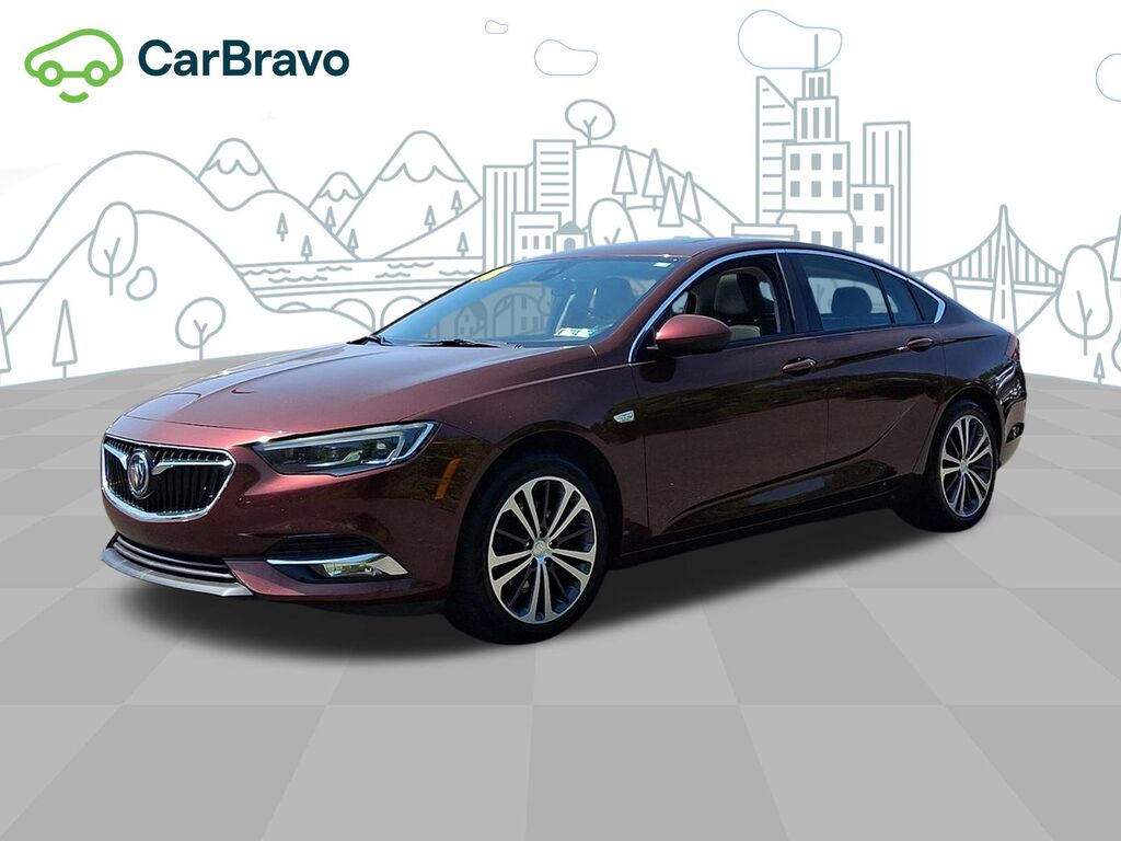 2018 Buick Regal Sportback Essence — photo 1 of 6