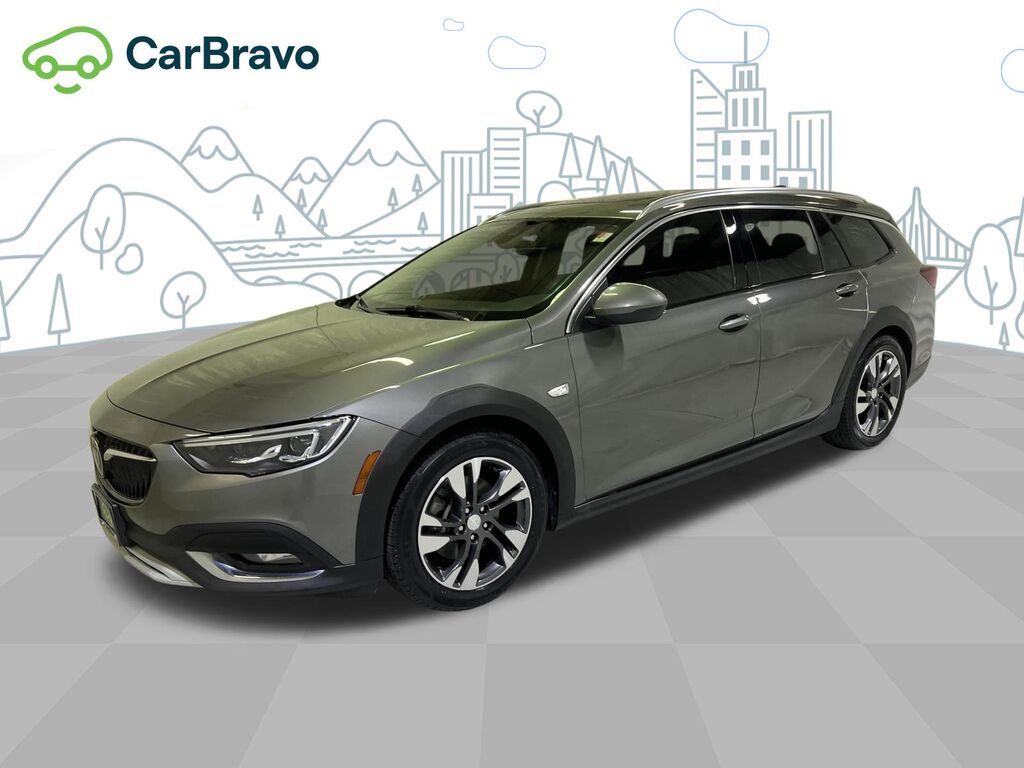 2018 Buick Regal TourX Essence — photo 1 of 6