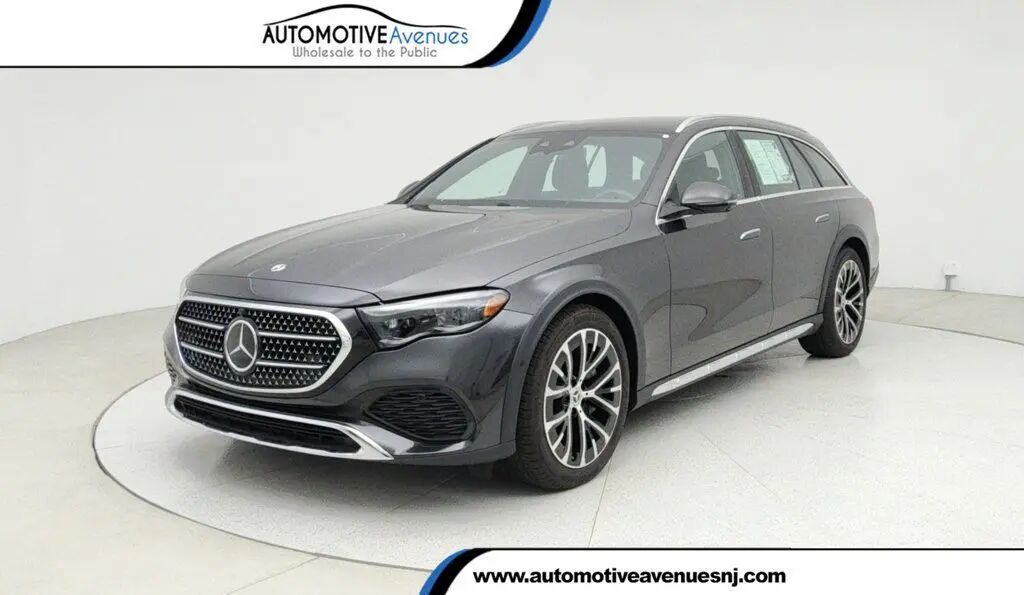 2024 Mercedes-Benz E-Class E 450 4MATIC All-Terrain — photo 1 of 18