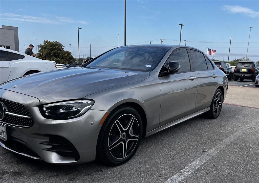 2022 Mercedes-Benz E-Class E 350 4MATIC — photo 1 of 1