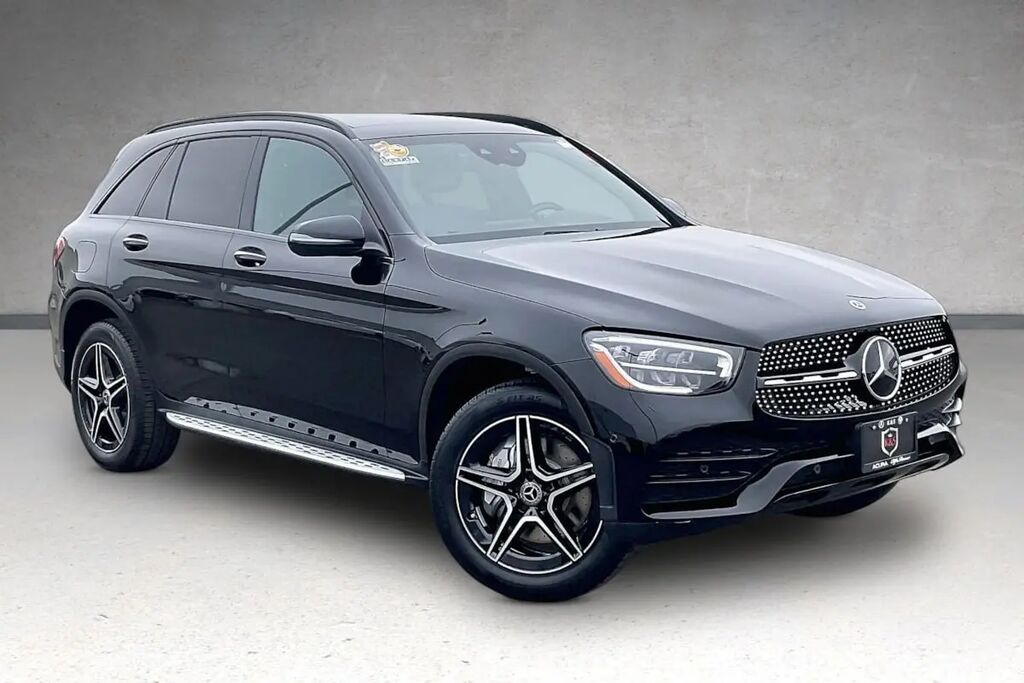 2022 Mercedes-Benz GLC GLC 300 — photo 1 of 17