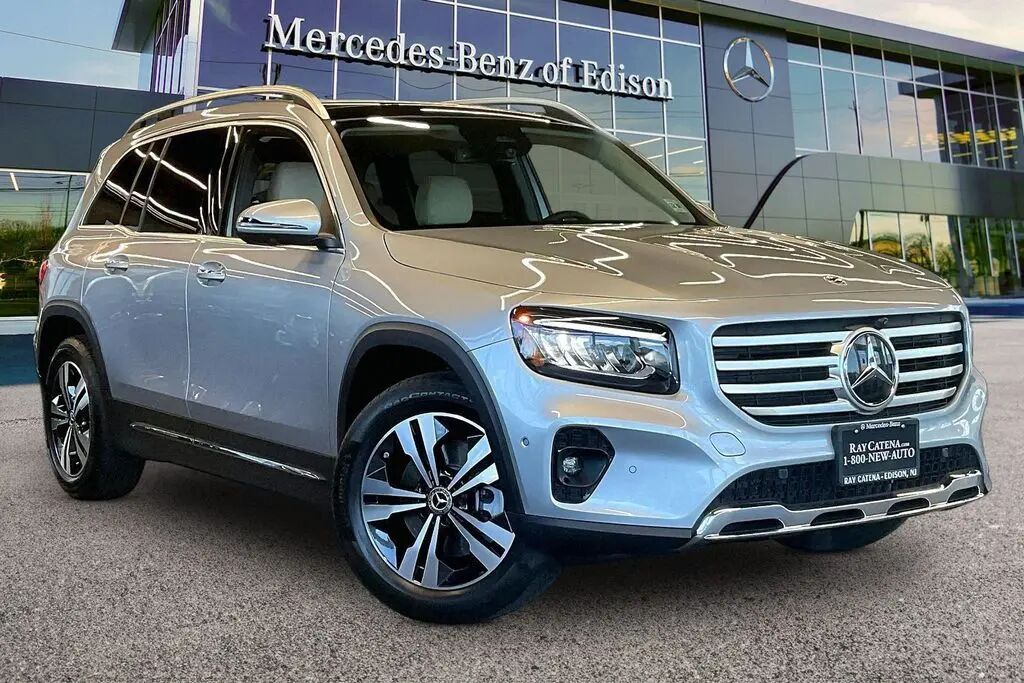 2026 Mercedes-Benz GLB GLB 250 4MATIC — photo 1 of 13