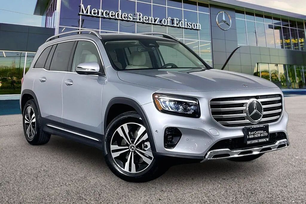 2026 Mercedes-Benz GLB GLB 250 4MATIC — photo 1 of 13